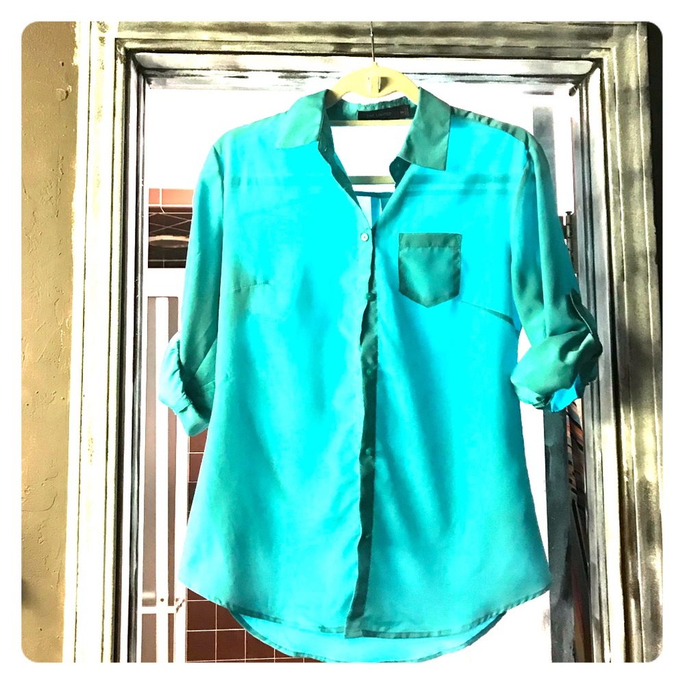 Beautiful blouse for work or play.